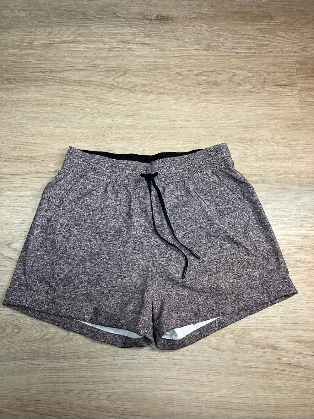 Lululemon Spring Break Away Shorts size 6
